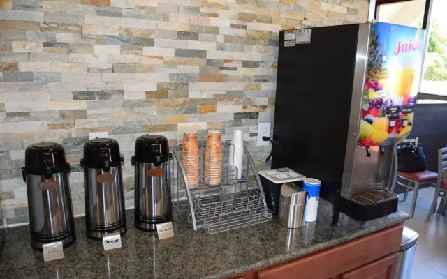 Hawthorn Suites by Wyndham Columbia