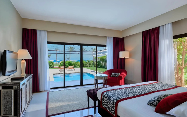 JAZ Oriental, Almaza Bay