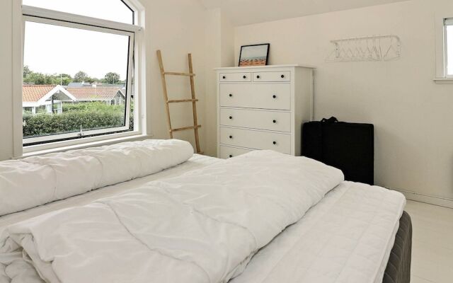 Spacious Apartment for 6 in Hadsund