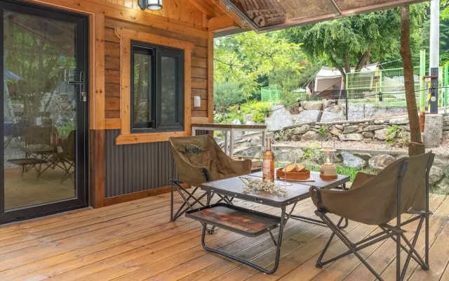 Gapyeong Yumyeongsan Gomone pet Camping