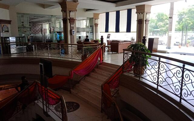 Hotel K.C. Cross Road