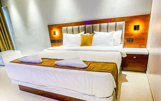 Fabhotel Emersion Residency