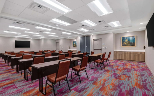 Home2 Suites by Hilton Las Vegas Southwest I-215 Curve