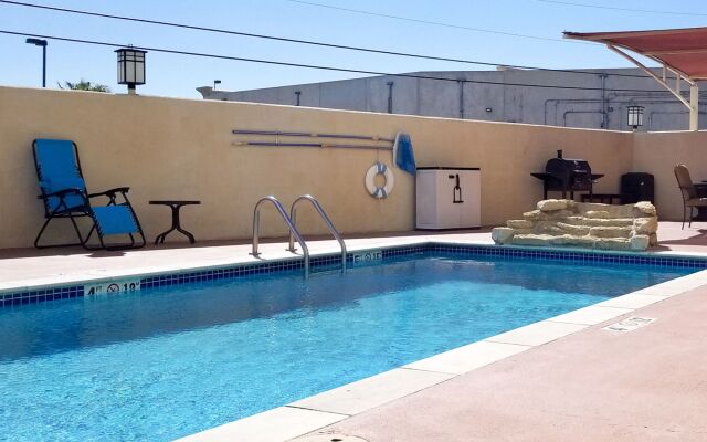 Comfort Inn & Suites Lakeside