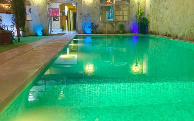 Hotel Maya