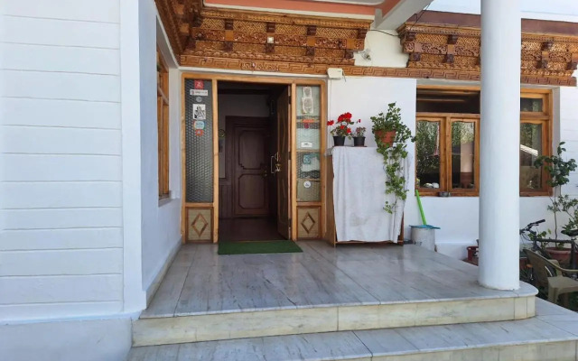 Shanti Guest House
