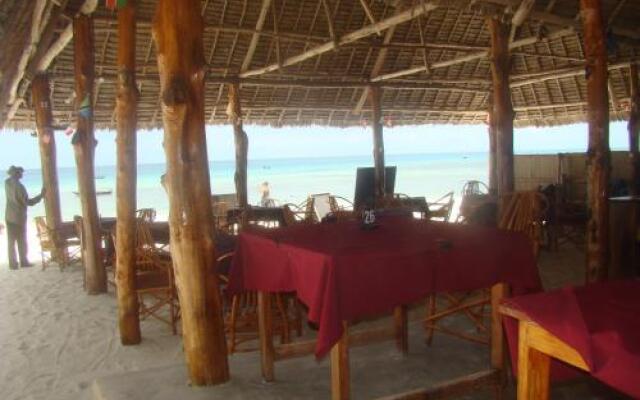 Tabasam Beach Bungalow & Restaurant