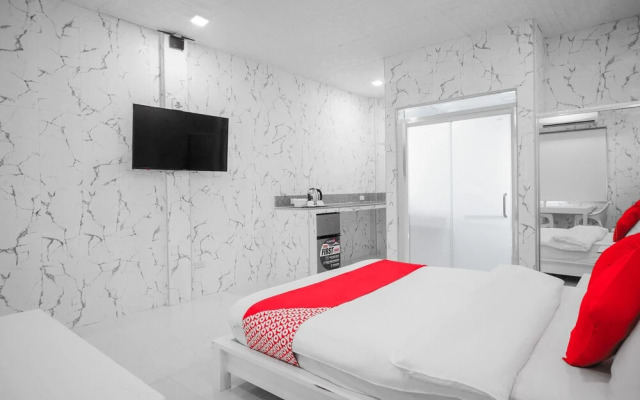 OYO 630 Sena Gladyz Suites