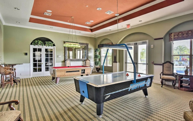 Pool, Hot Tub & Theatre Access: Kissimmee Gem