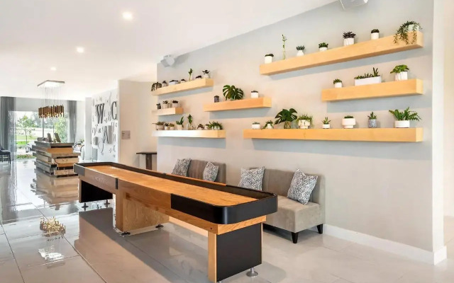 Cambria Hotel Waco Univ Riverfront