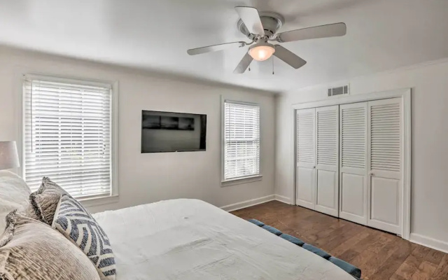 Walk to Broad St: Central Thomasville Condo