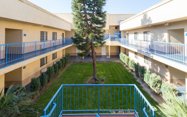 Days Inn And Suites Artesia