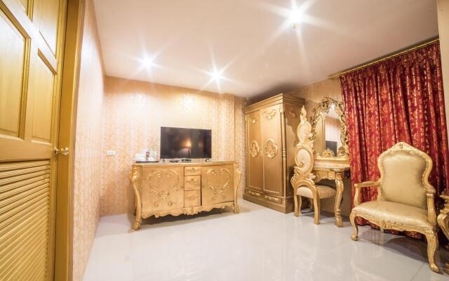 Nakaraj Princess Chiang Rai - Walking Street