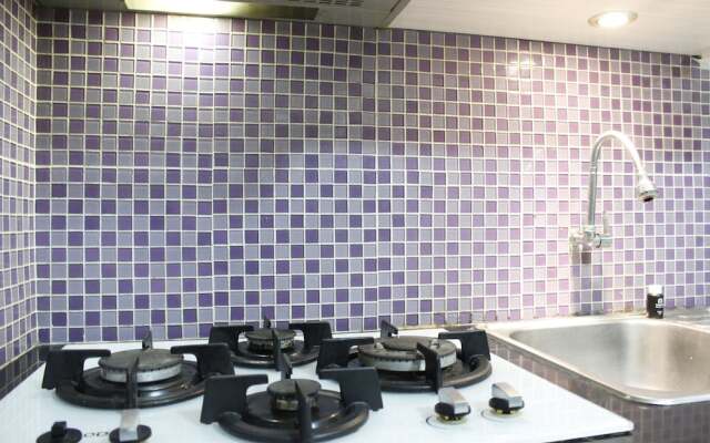 Relaxing 2BR at Gateway Apartment Ahmad Yani Cicadas