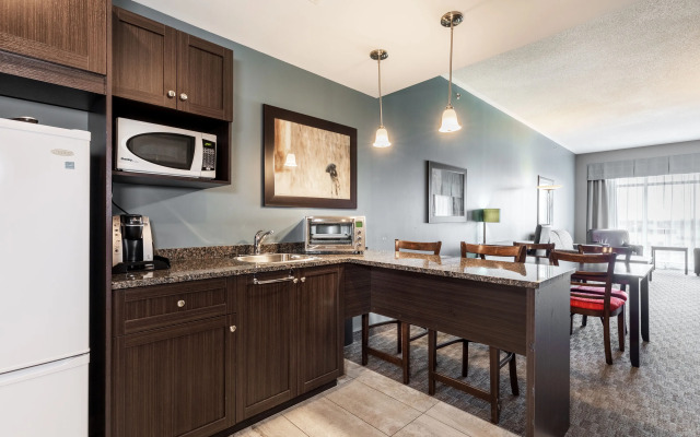 Quality Inn & Suites, Victoriaville,  QC