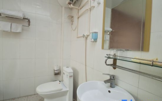 Linshu JinHui Business Hotel – Bathroom – Linyi