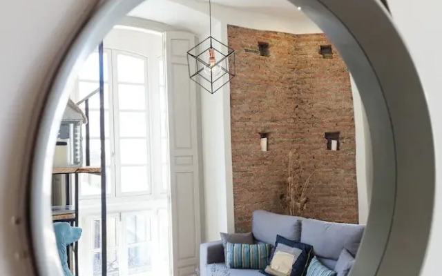 Cozy Flat Niño de Guevara