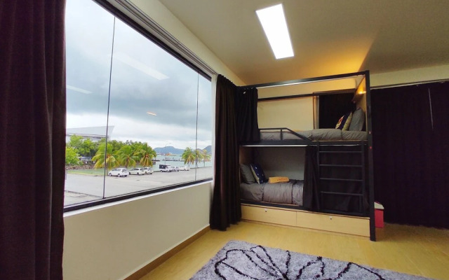 Shell Out Beach Club Suite - Hostel