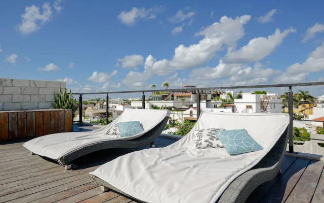 Lotus-6 by Playa District