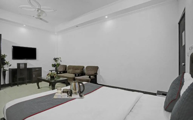 OYO Townhouse 764 Hotel Happy Keys Townhouse
