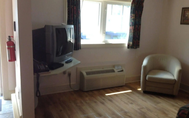 Seawinds Motel & Cottages