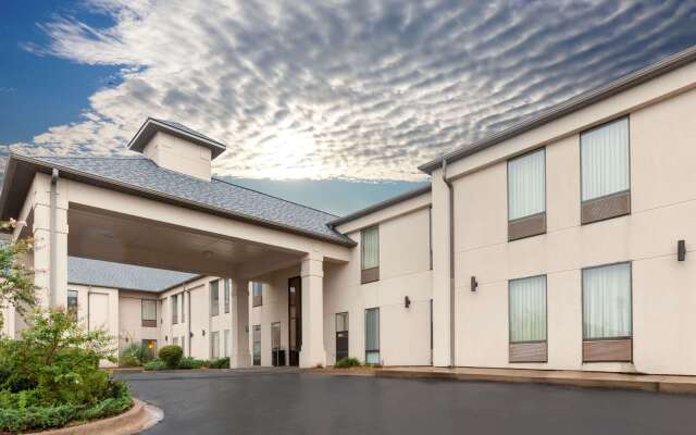 Super 8 by Wyndham Conway