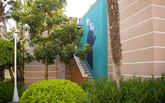 Quattro Beach Spa & Resort Hotel