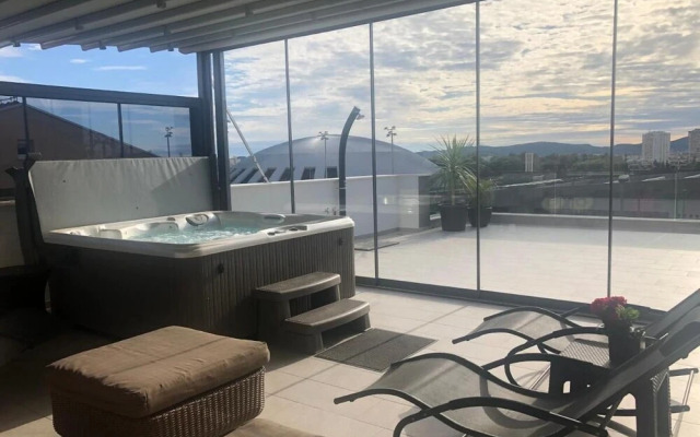 Luxury Majpruz Suites I