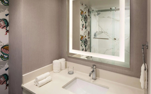 Whitney Peak Hotel Reno, Tapestry Collection by Hilton