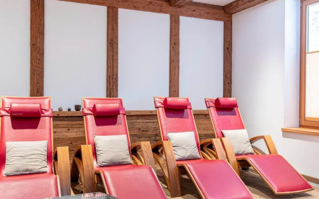 Large Chalet With Carmine and Wellness Area