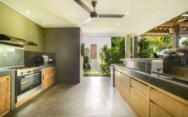 Luxury 6 Bedroom Villa With Private Pool, Bali Villa 2040