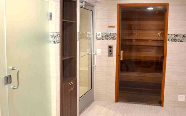 Churchill Suites Intracoastal Yacht Club