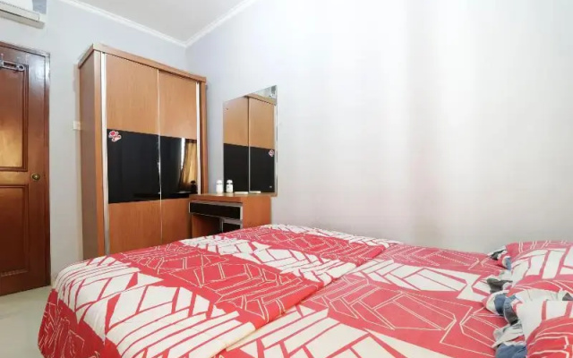 Rent House Center at Apartmen Mediterania by ZUZU