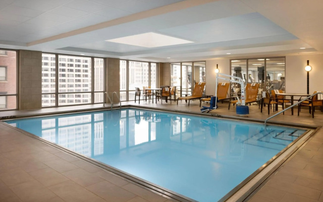 Courtyard by Marriott Chicago Magnificent Mile