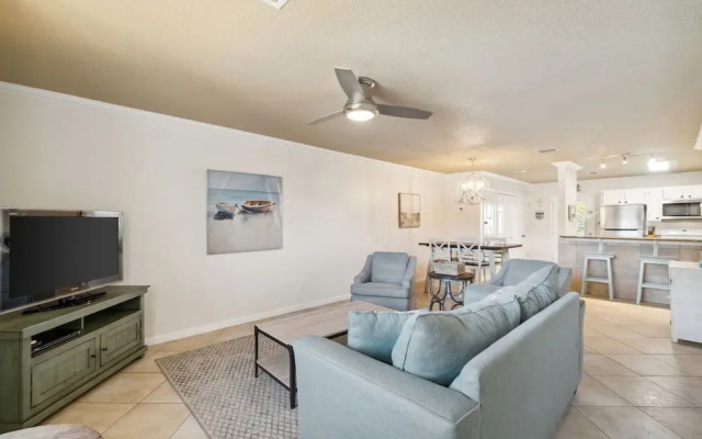 Woodland Shores Beach Resort by Panhandle Getaways
