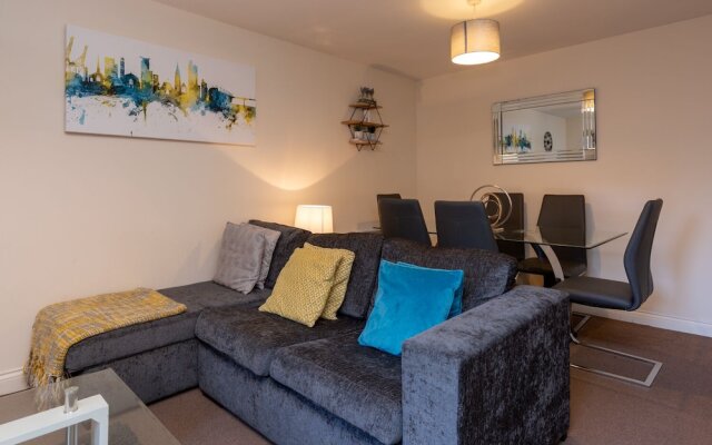 Higher Living - Professional Southampton Apartment