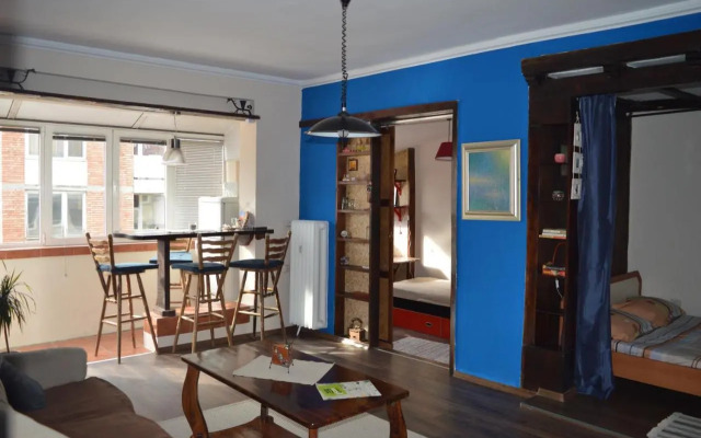 Atelier 9 - Art Mansard Studio