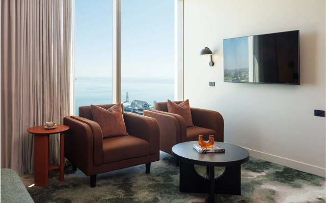 Crowne Plaza Geelong by IHG – Guest Rooms – Geelong