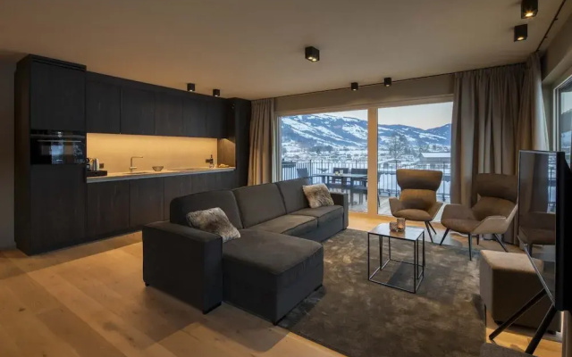 Luxurious Penthouse on the Golf Course
