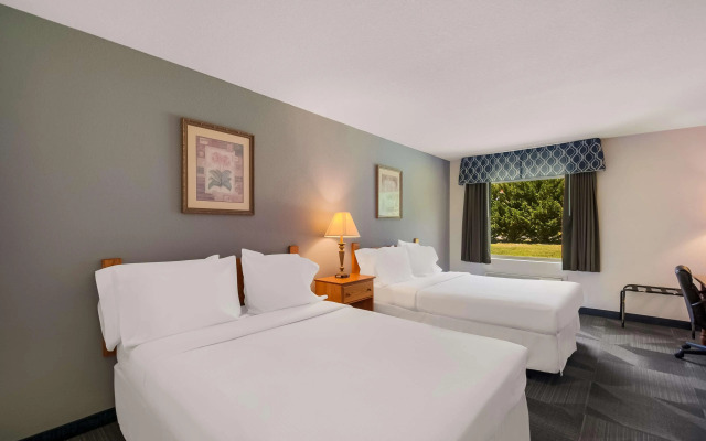 SureStay Plus Hotel by Best Western Berkeley Springs