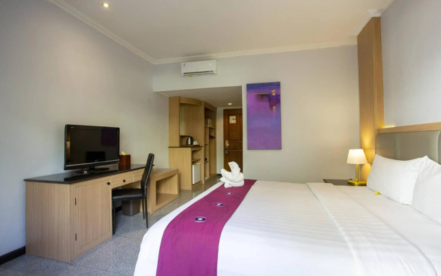 Famous Hotel Kuta