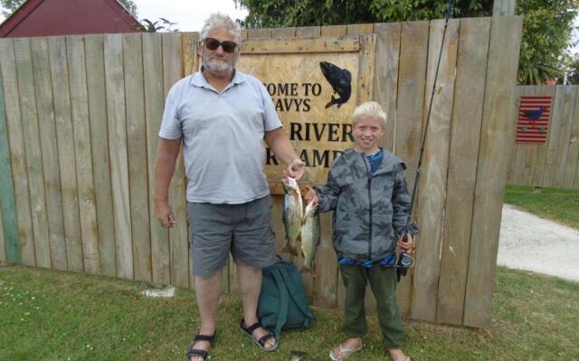 Glenavys Waitaki River Motor Camp - Caravan Park