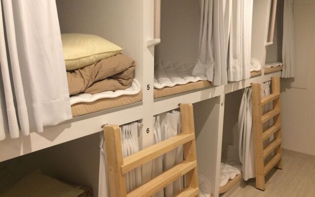 bnb+ Costelun Akiba - Hostel, Caters to Women