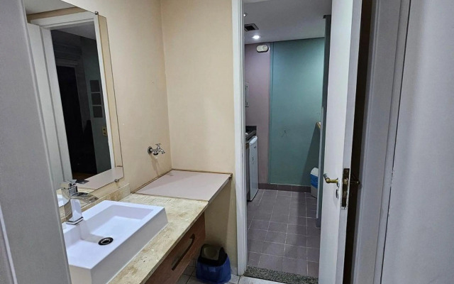 Flat Qi Ibirapuera com Sacada Uh-2307