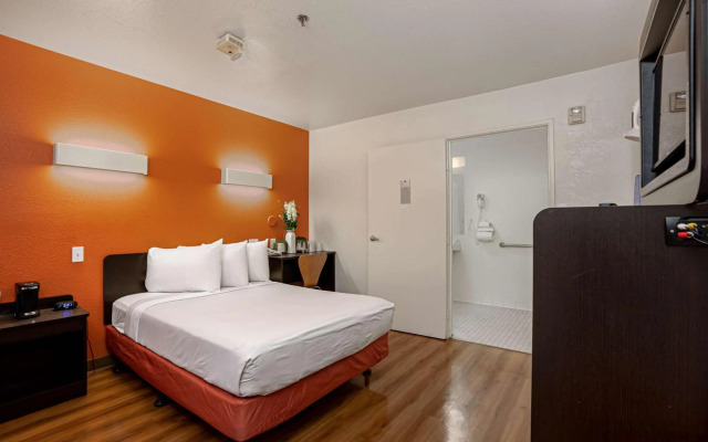 Motel 6 Temecula, CA - Historic Old Town