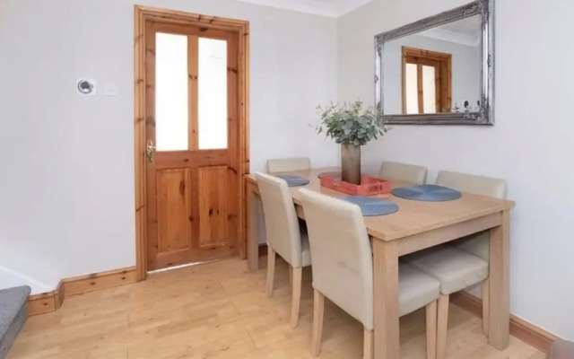 Inviting 2-bed House in York