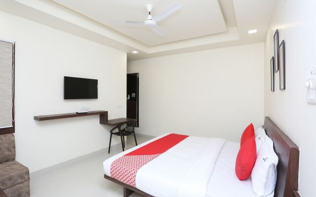 OYO 24707 Comfort Inn by OYO Rooms