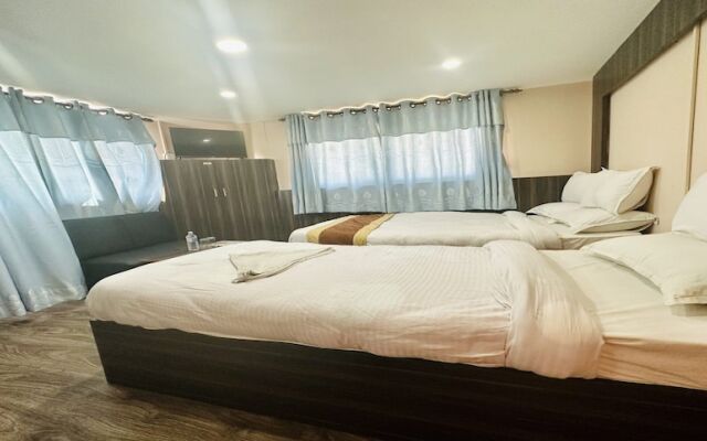 MeroStay 135 New Hotel ATH