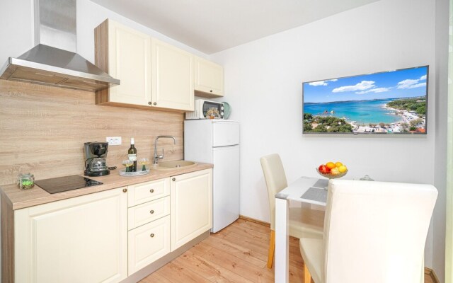 "apartment With 2 Bedrooms for 2 Guests"