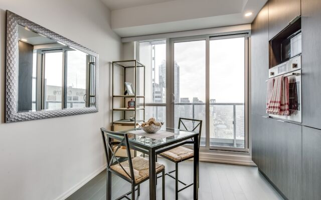 Trendy 2Br Condo In King East Great View